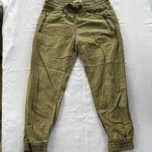 Aritzia TNA Alix Green Jogger Pants 2 Zipper Pockets 100% Cotton